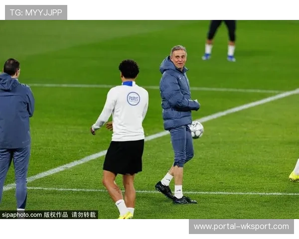 恩里克赛后坦言不确定巴黎是否配得上胜利,盛赞朗斯表现 恩里克赛后坦言不确定巴黎是否配得上胜利,盛赞朗斯表现